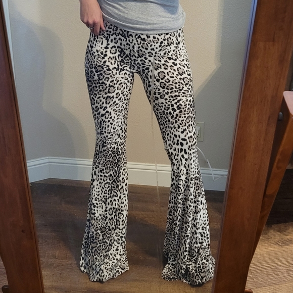 Rodeo Quincy Pants - NFR Rodeo Quincy Leopard Flare Yoga Pant